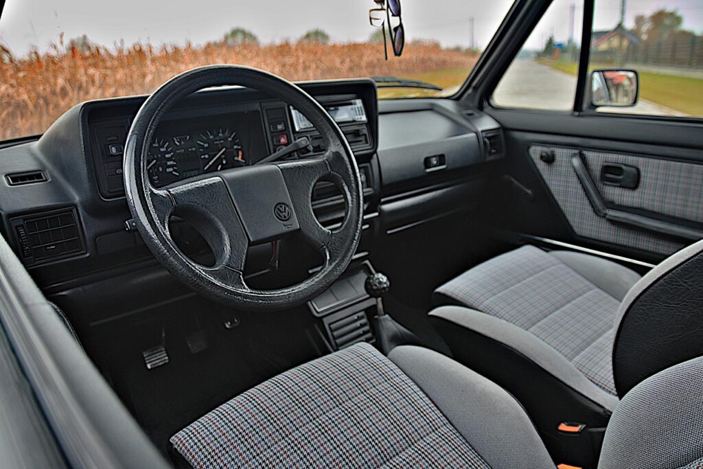 volkswagen golf I cabrio karmann