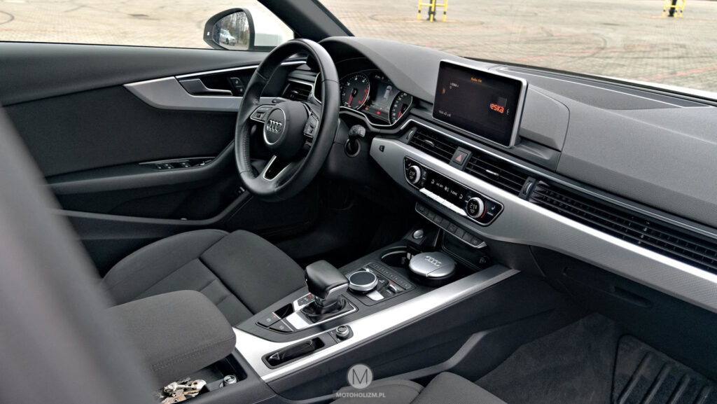 audi a4 b9 s line 2.0 tdi