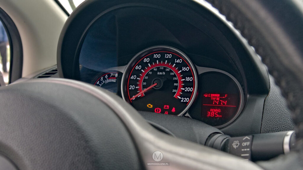 mazda 2 1.3 75 KM