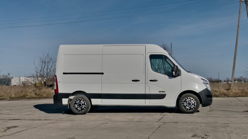 Nissan NV 400 Motoholizm