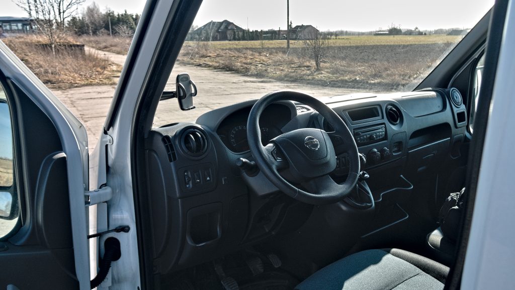 Nissan NV 400 Motoholizm