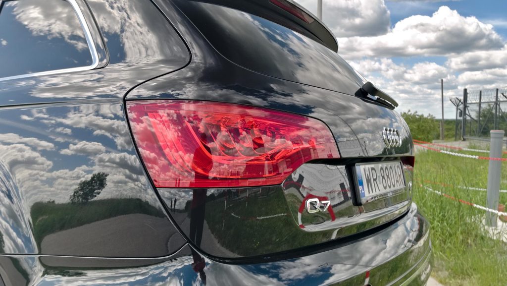 Audi Q7 Motoholizm