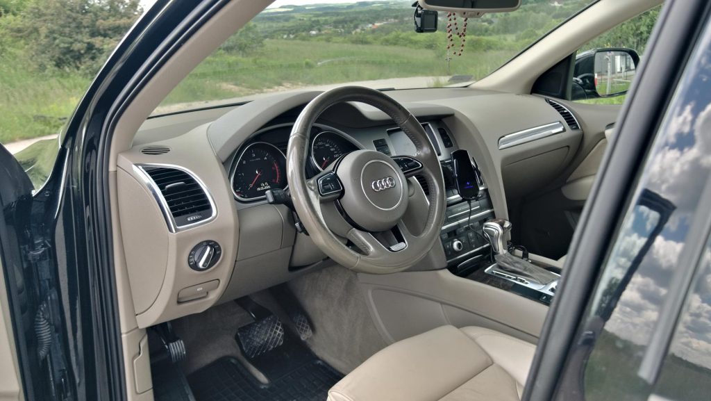 Audi Q7 Motoholizm