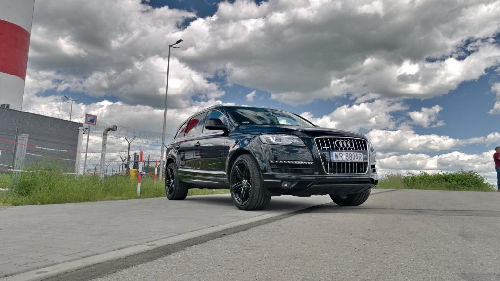 Audi Q7 Motoholizm